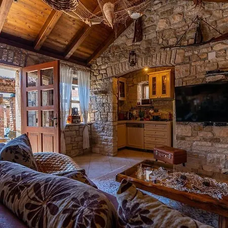 Gora Villa