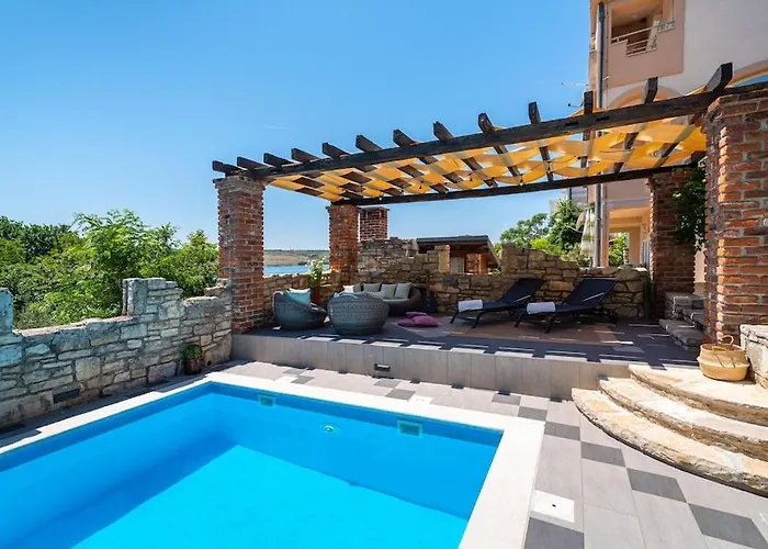 Gora Villa *